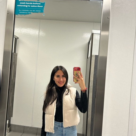 White Puffer Vest - Picture 1 of 5